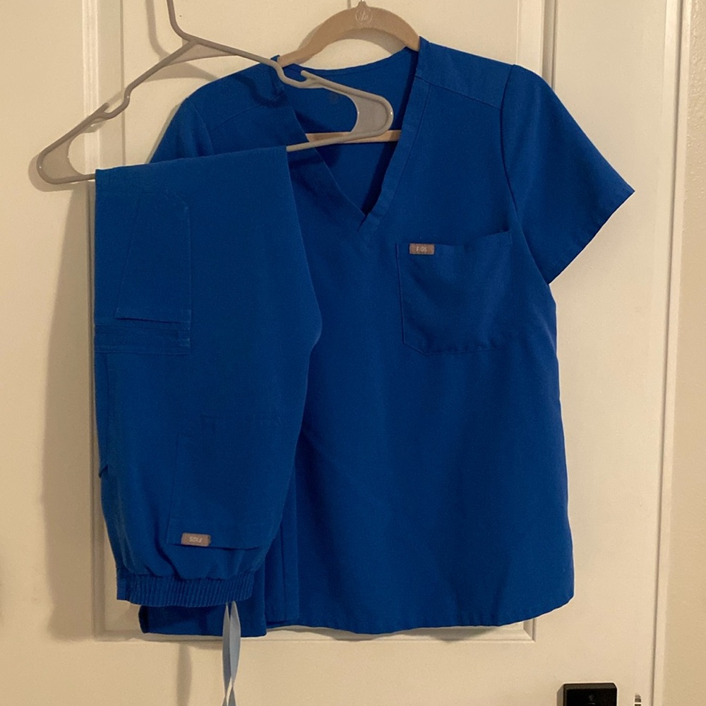Figs scrubs in blue